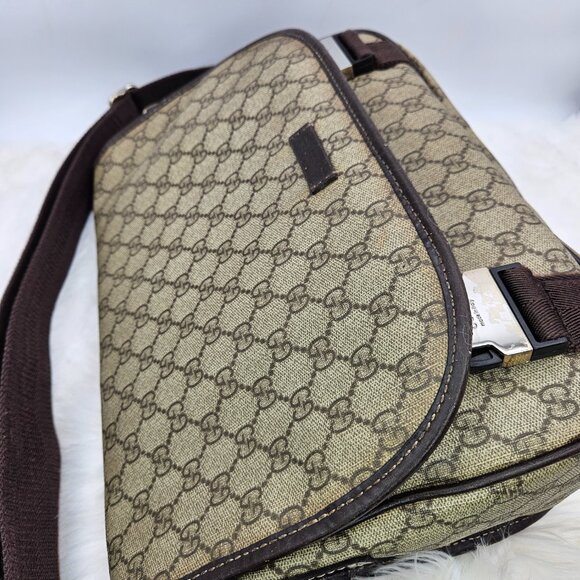 Gucci GM Messenger Bag - Picture 8 of 17
